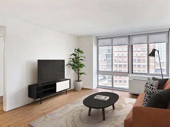 Building Photo - 176 Johnson St