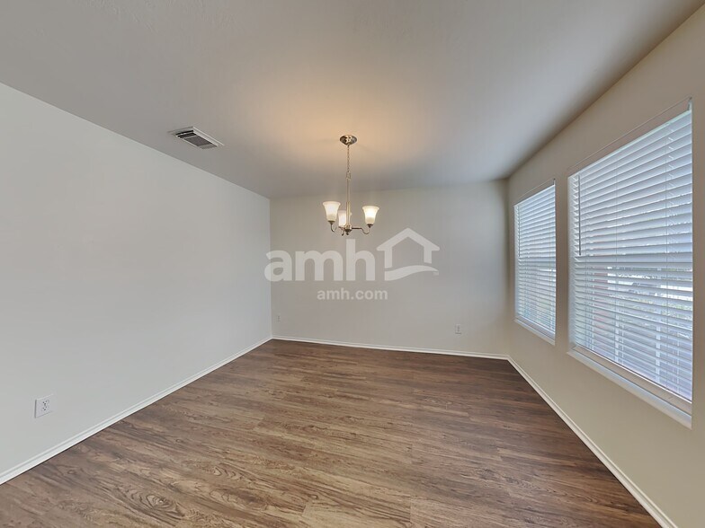Building Photo - 7815 Chervil Ln