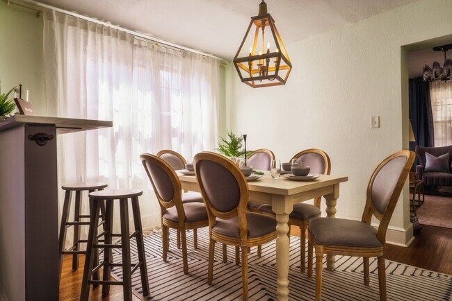 Building Photo - 715 Grandin Rd