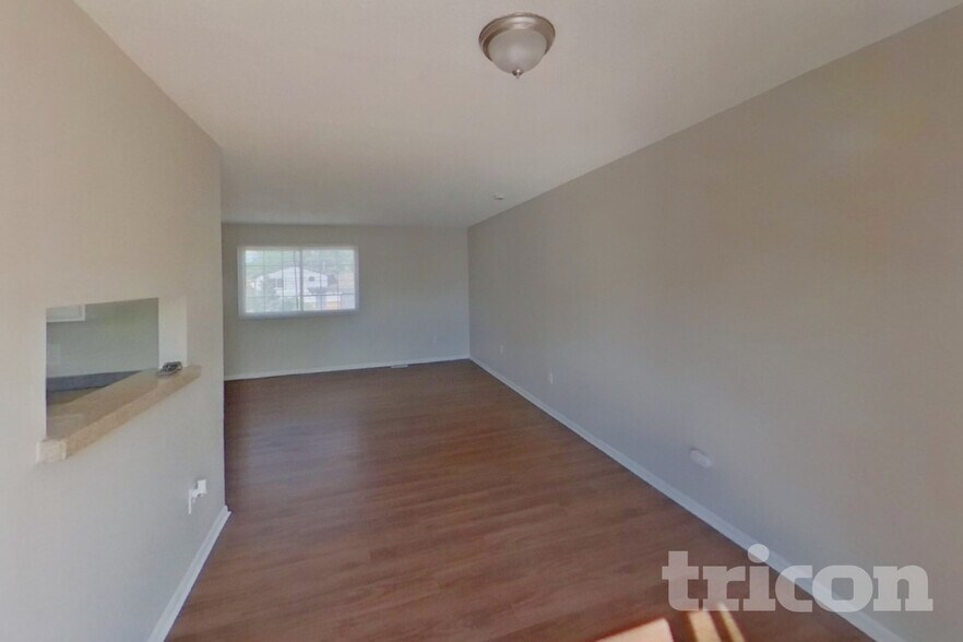 Building Photo - 1046 Nolte Dr W