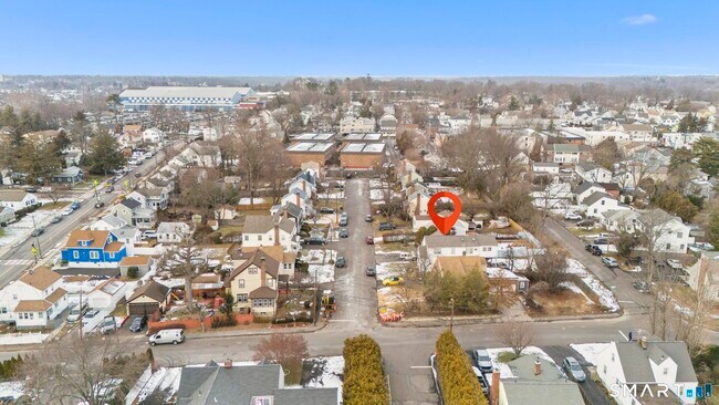 Building Photo - 7 Willowbrook Pl