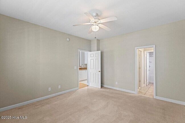 Building Photo - 124 Azalea Dr
