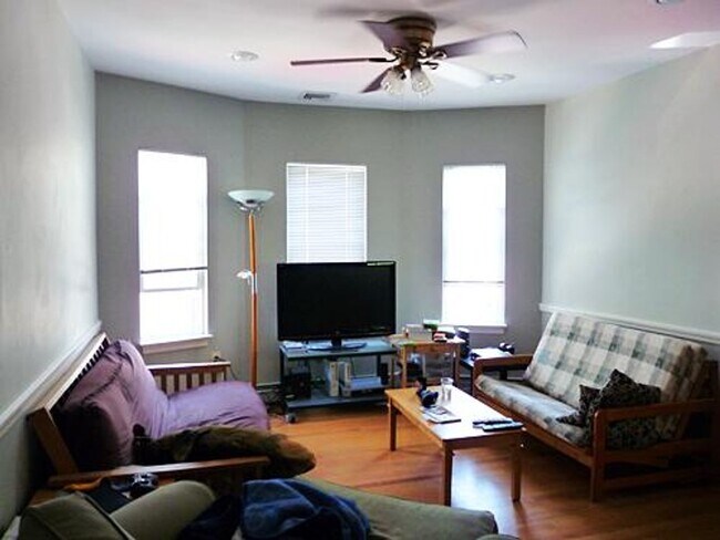 Building Photo - Allston 3 Bed w/ 2 Parking + Enclosed Porch – No Fee