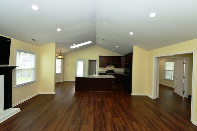 Building Photo - Renovated Ranch in Grassfield High District