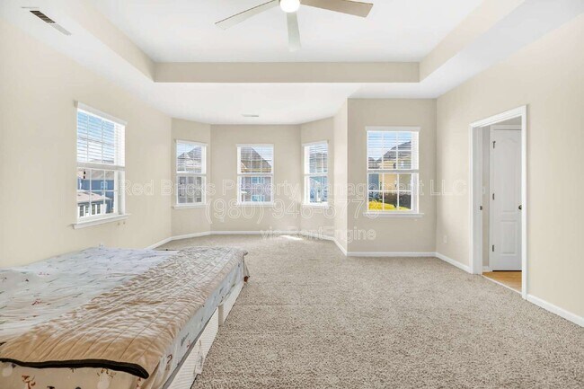 Building Photo - 10677 Sky Chase Ave NW