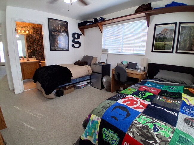 Building Photo - 565 N 300 E