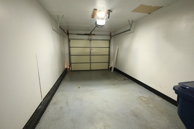 Building Photo - 1840 Grove Ave