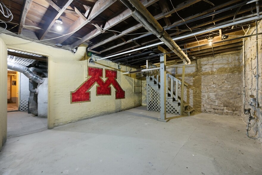 Building Photo - 516 5th Ave SE