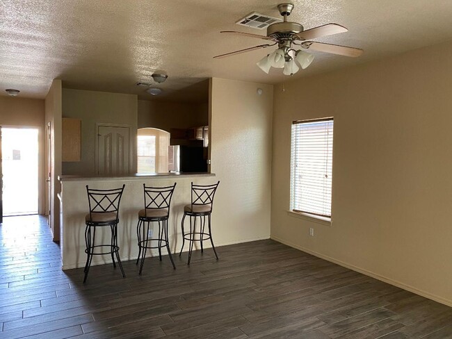 Building Photo - Mesquite Hills. 3 bedrooms, 2 full baths, ...