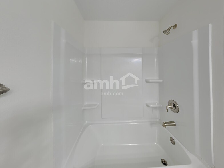 Building Photo - 16520 Cheyanne Ct