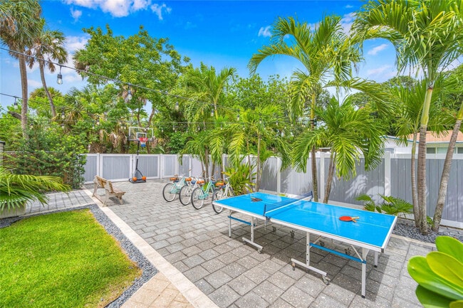 Building Photo - 1329 SW 12th Ct