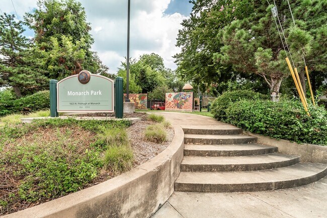 Building Photo - 1901 N Fitzhugh Ave
