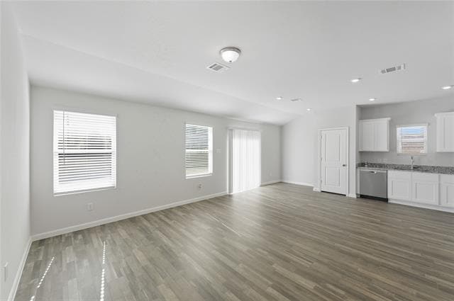 Building Photo - 404 Jameson St