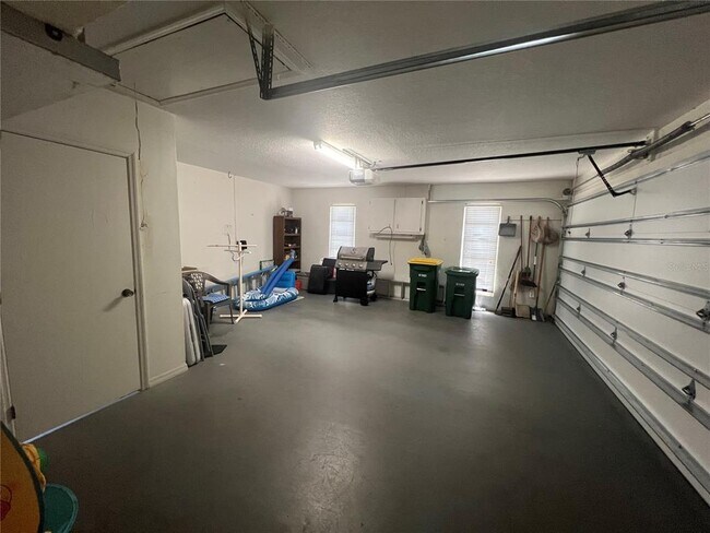 Building Photo - 2300 Mauritania Rd