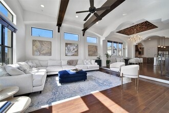 Building Photo - 2301 Couch St