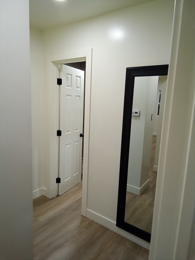 Building Photo - Beautifully Remodeled 2-bedroom apartment