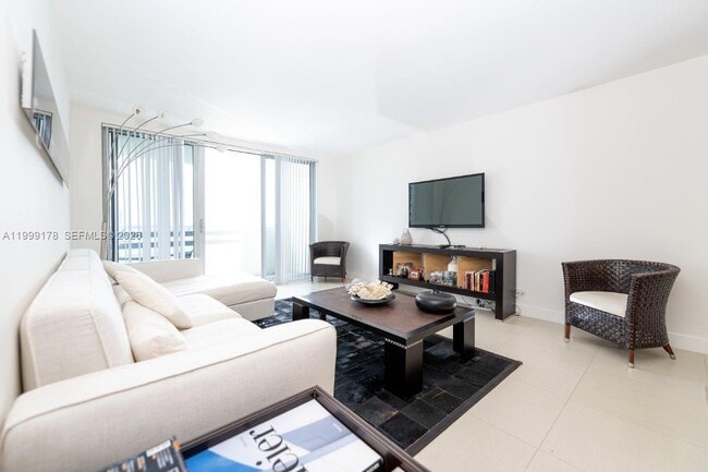 Building Photo - 1500 Bay Rd