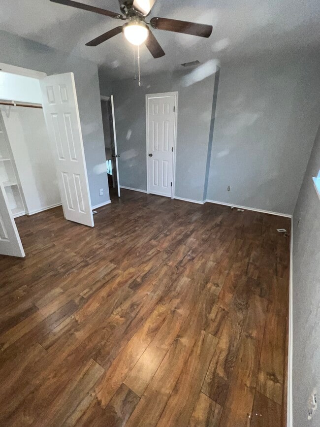 Building Photo - 539 Woodcreek Dr