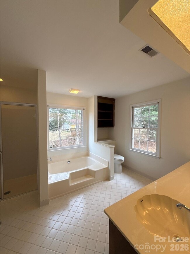 Building Photo - 14301 Hackamore Dr