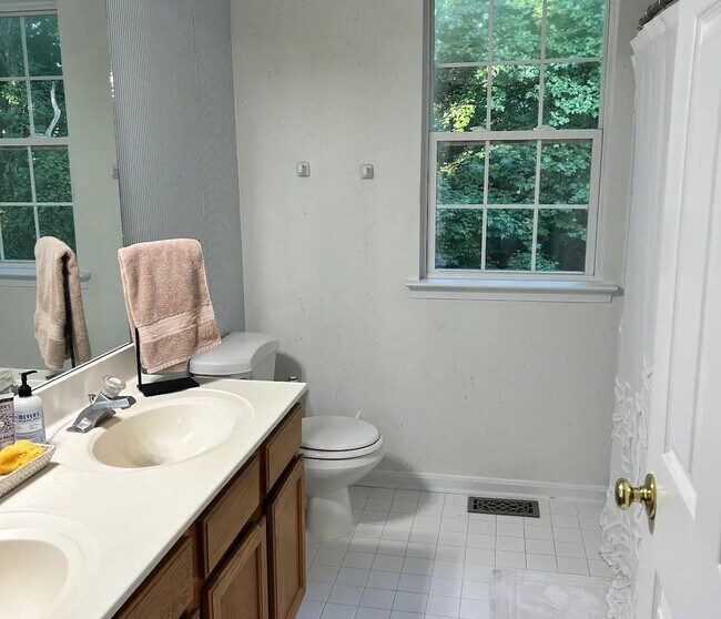 Building Photo - 13015 Skyview Ln