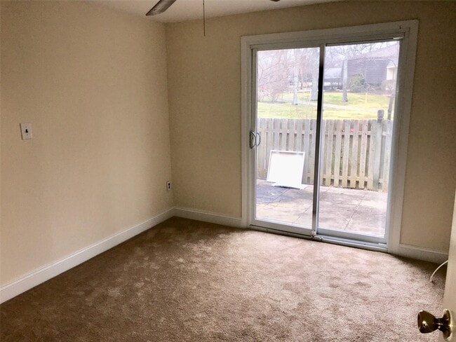Building Photo - 309 Clubhouse Ct