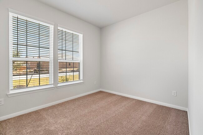 Building Photo - 412 Polly Grv Dr