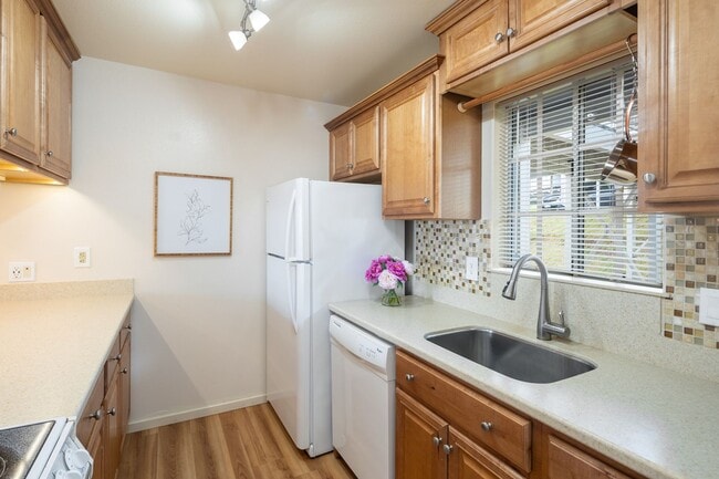Building Photo - Makakilo Cliffs - Unfurnished 2 bedroom, 2...