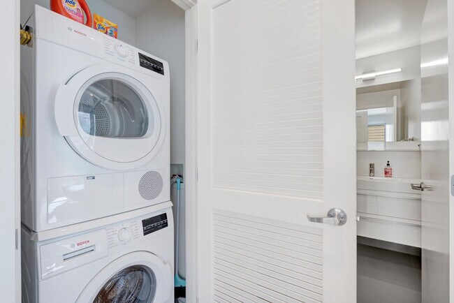 Building Photo - 11 Rose St