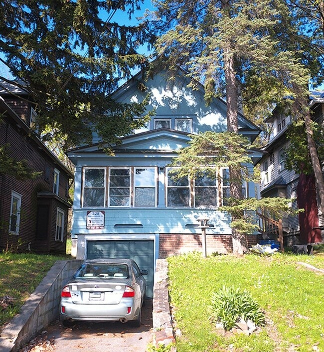 Primary Photo - 328 Greenwood Pl