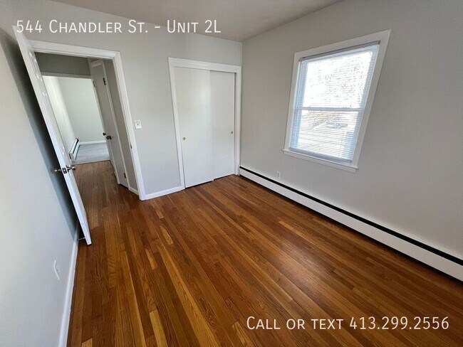 Building Photo - 544 Chandler St