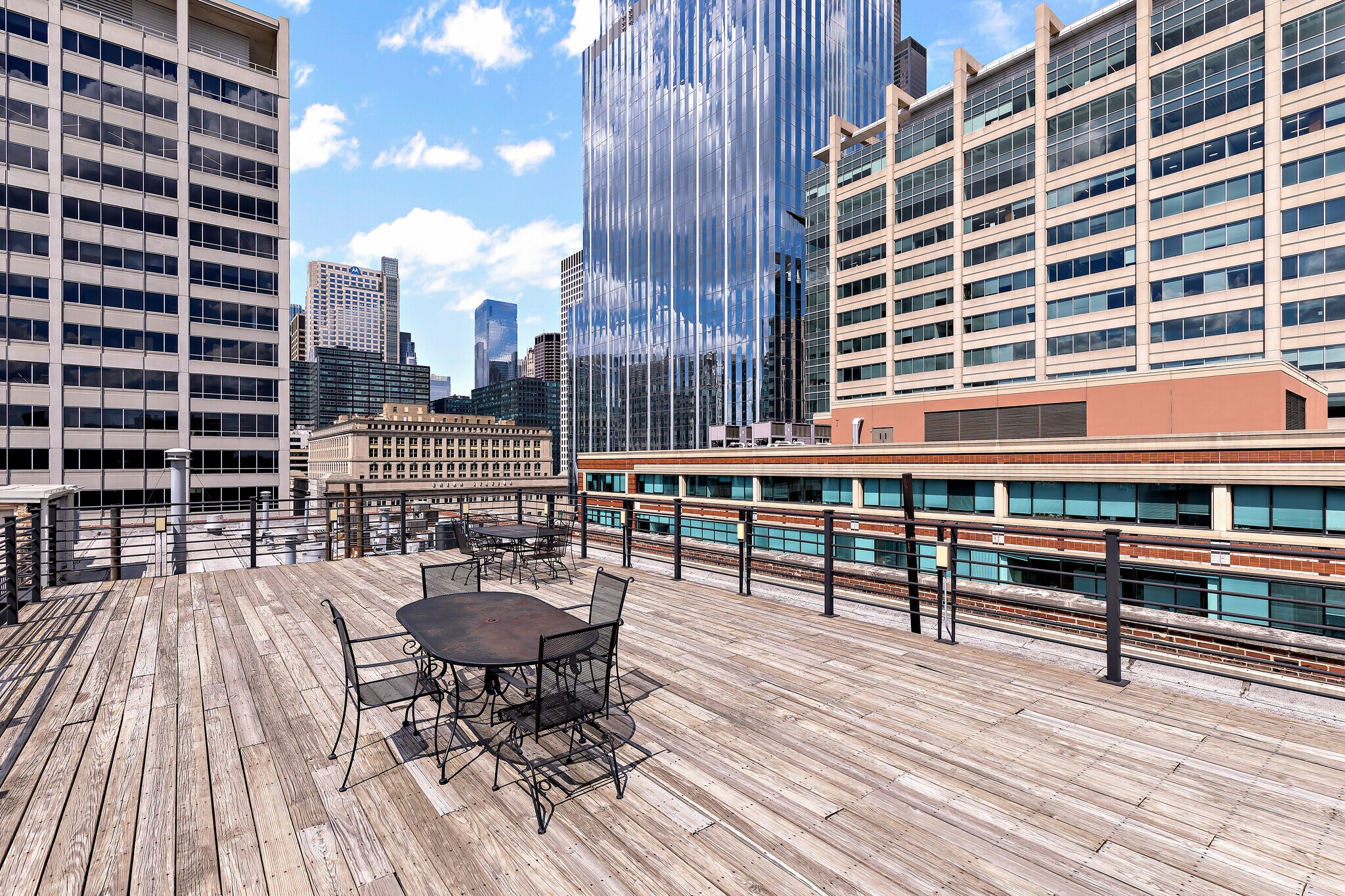 Building Photo - 420 S Clinton St