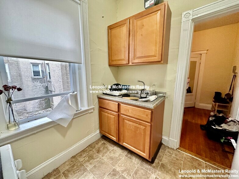 Building Photo - 1682 Commonwealth Ave