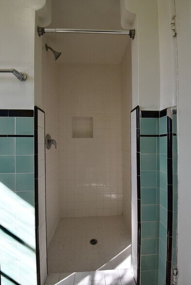 Building Photo - 1417 S Crescent Heights Blvd