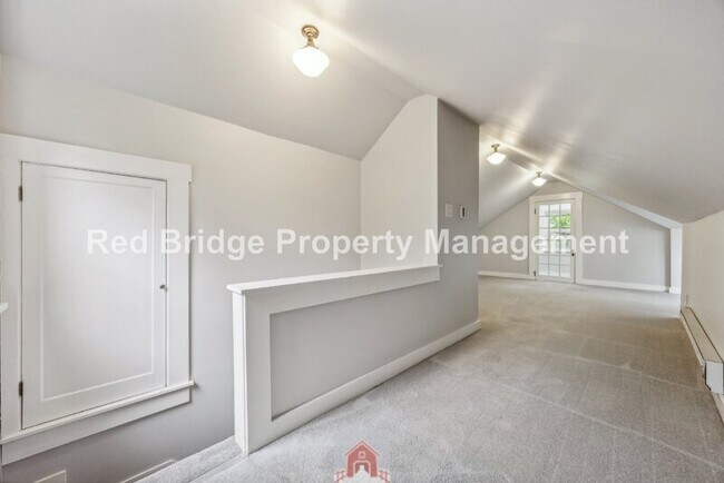 Building Photo - 2619 NE Flanders St