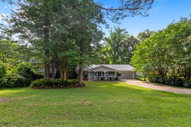 Building Photo - Killearn POOL Home