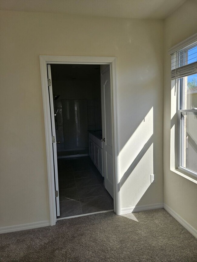 Building Photo - 3 BEDROOM 2 1/2 BATH TOWN HOME COMING SOON