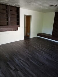 Building Photo - Spacious Duplex - 8 Minute Drive to Boise ...