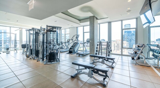 Building Photo - 172 N Desplaines St