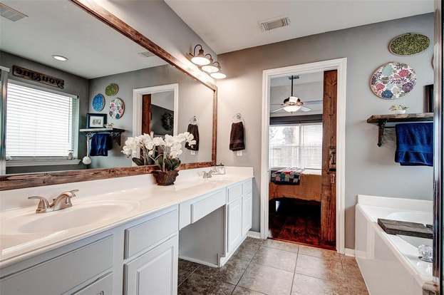 Building Photo - 24419 Travis House Ln