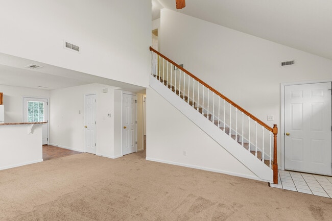 Building Photo - 304 Dads Way
