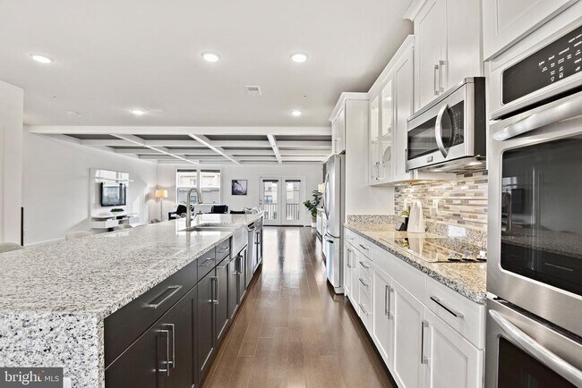 Building Photo - 44742 Tiverton Sq