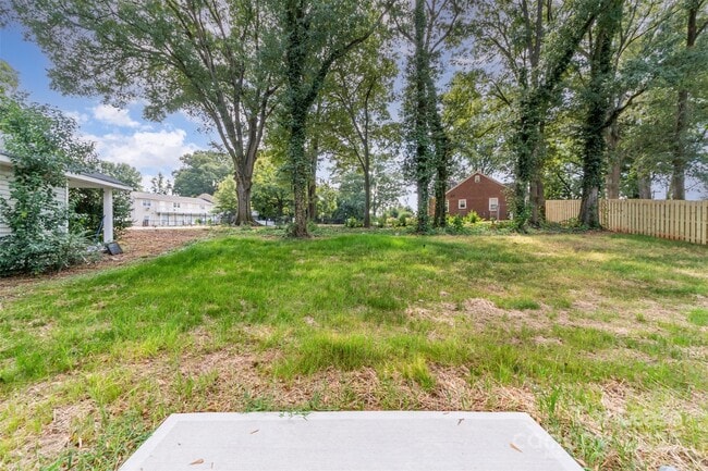 Building Photo - 3719 Davis Ave