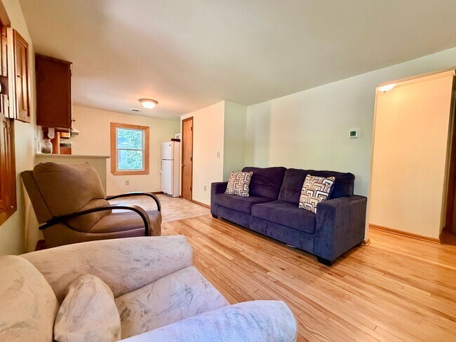 Building Photo - Rustic Ranch in Rehoboth