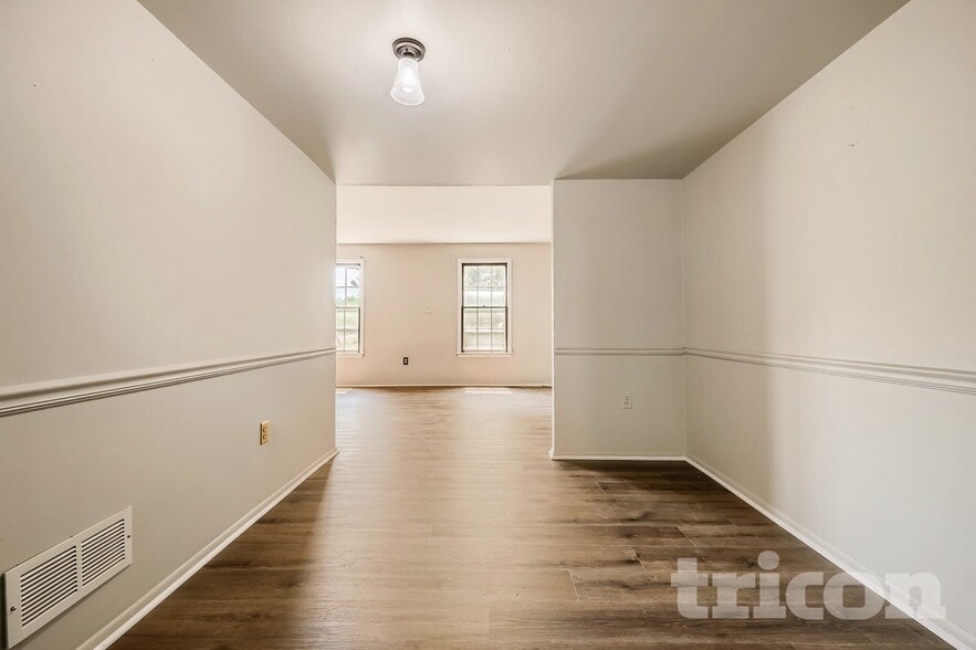Building Photo - 1103 Riverboat Ct