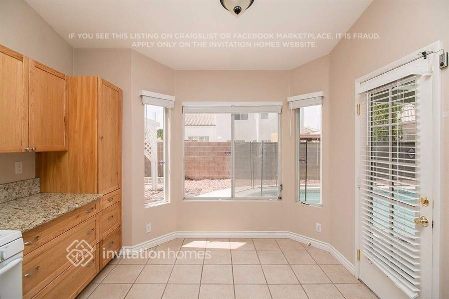 Building Photo - 6105 Desert Haven Rd