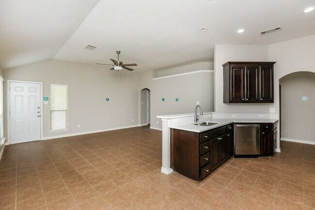 Building Photo - 272 Spring Hollow Dr