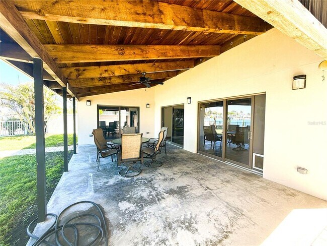 Building Photo - 468 20th Ave