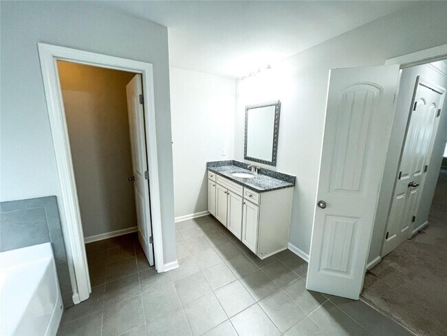 Building Photo - 4030 Tobiano Trl