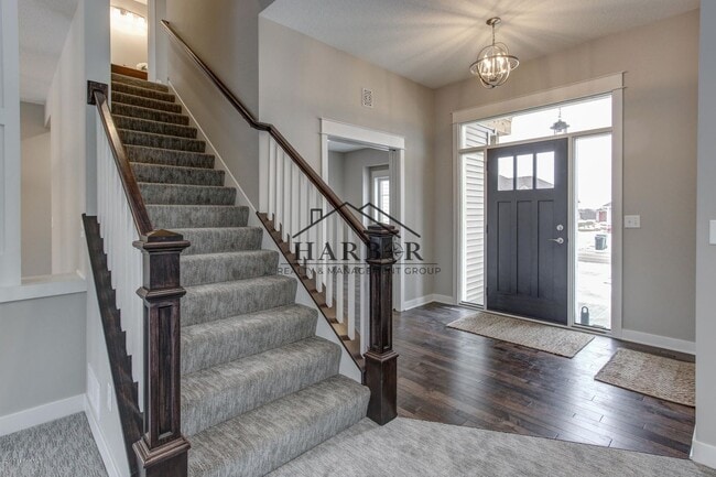 Building Photo - 2049 Kerry Dr NE