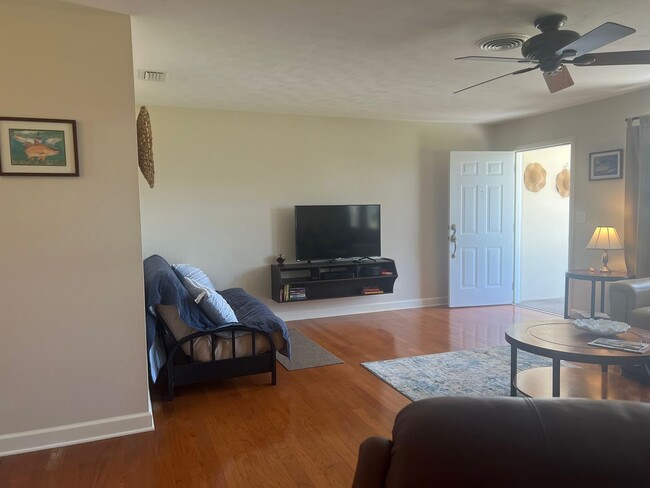 Building Photo - FULLY FURNISHED 2BR/2BA SFH in South Venice